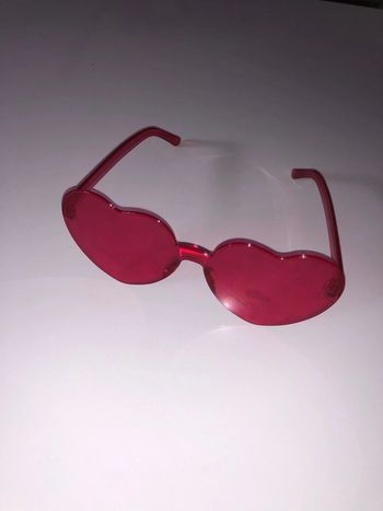 Lunettes coeur rouge