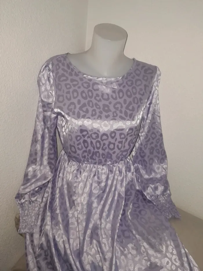 Robe longue 💫légère 💫touché satiné 💫Shein Taille  40-42 - photo numéro 4