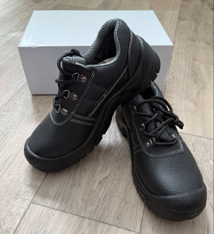 Chaussures de sécurité noires Boston S1P SRC - Taille 38 - Neuves avec boîte