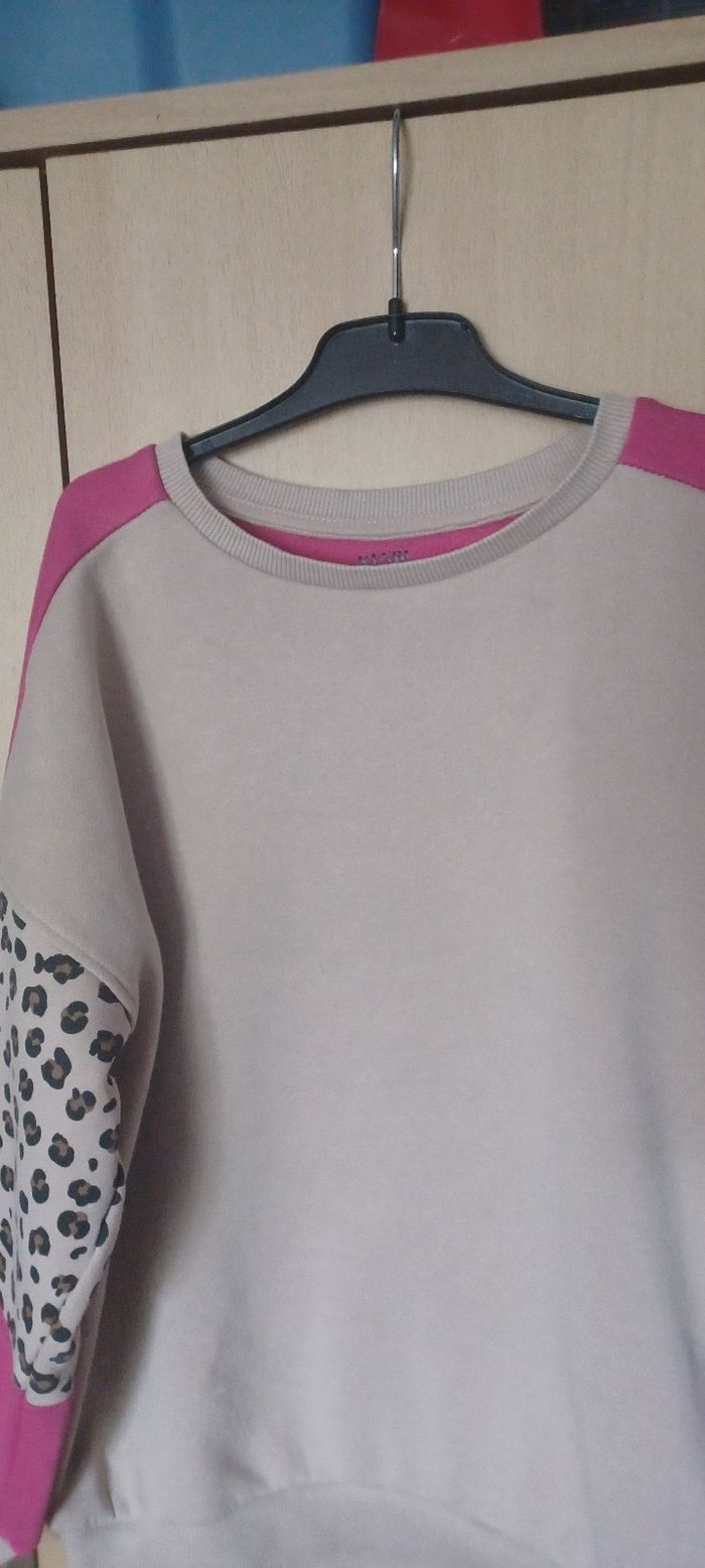 Très beau pull fille T 10 ans - photo numéro 4