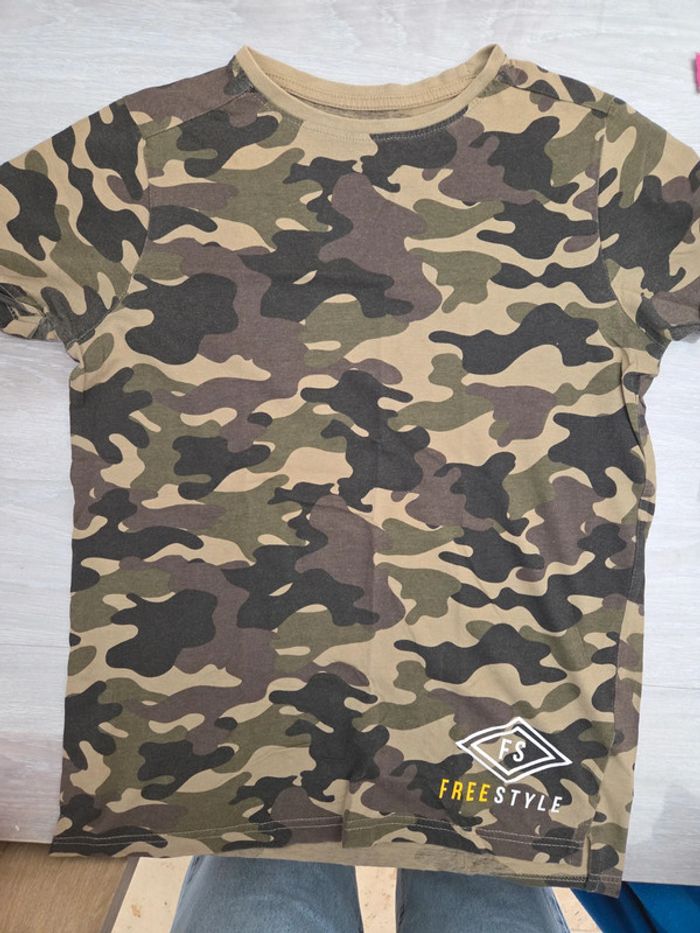T-shirt garçon militaire T 12 / 13 ans