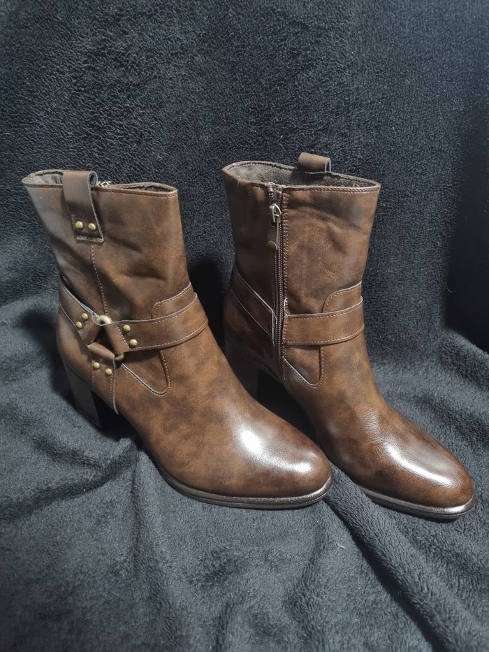 Paire De Bottines Marron A Talons - photo numéro 2