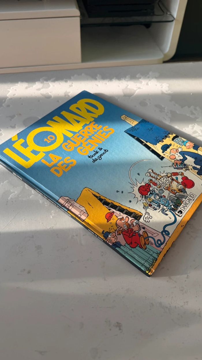 📚 BD Léonard Tome 10 – La guerre des génies Édition Dargaud – Par Turk & De Groot - photo numéro 3