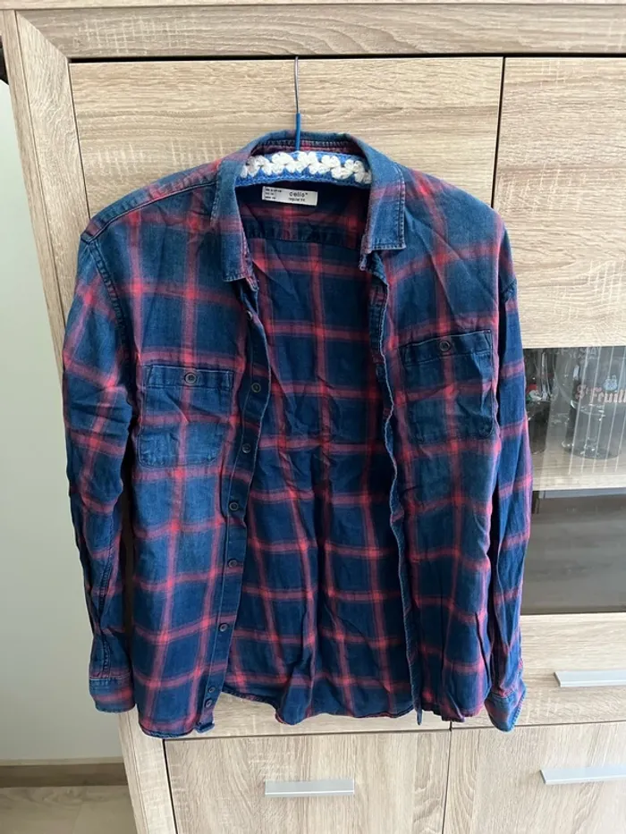 Chemise à carreaux