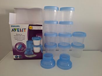 10 pots de conservation + 2 adaptateurs pour tire lait