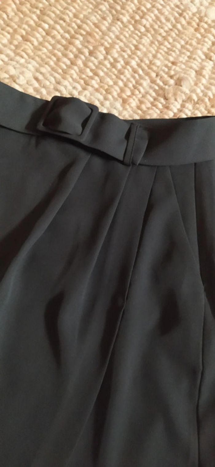 Jupe noire - photo numéro 3
