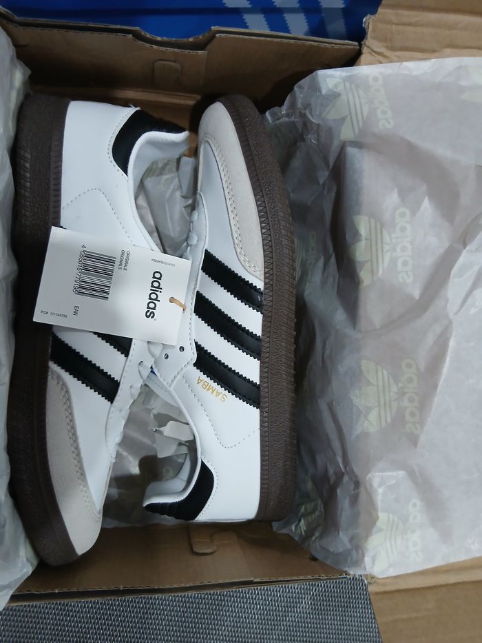 Paire de baskets Adidas samba T40 neuves emballées - photo numéro 10