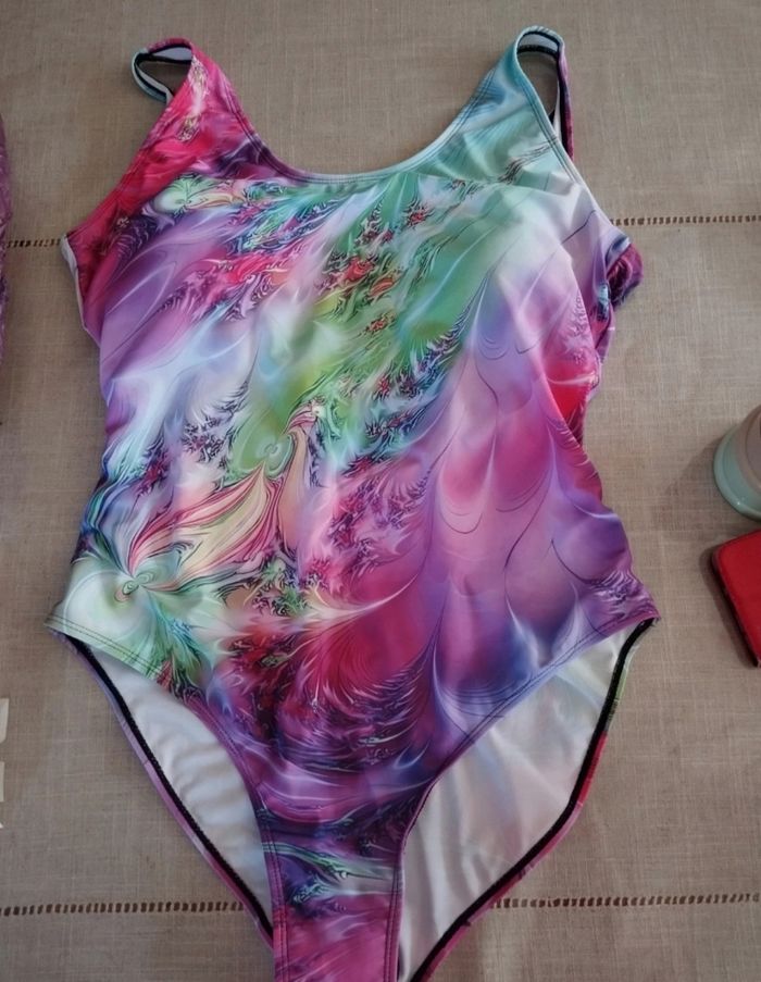 Maillot de bain une pièce - photo numéro 2