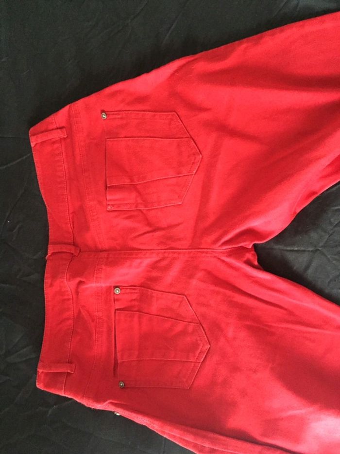 Jean rouge - photo numéro 3