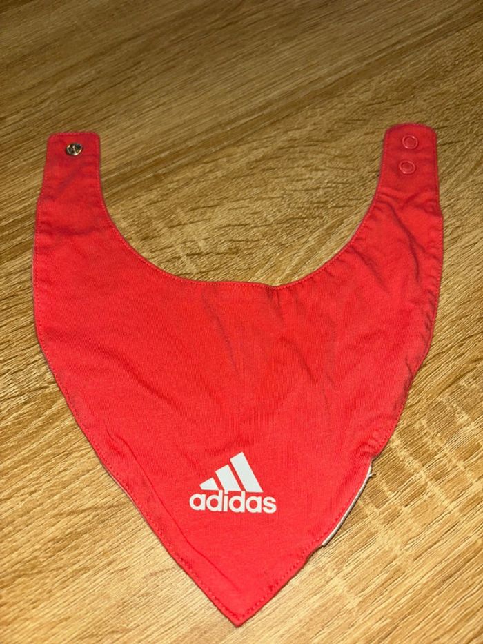 Bavoir bébé marque adidas en excellent état 100% coton - photo numéro 2
