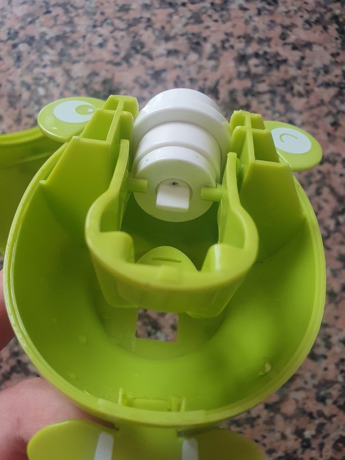 Distributeur de dentifrice pour enfant - photo numéro 7