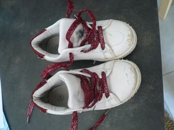 baskets blanches taille 26