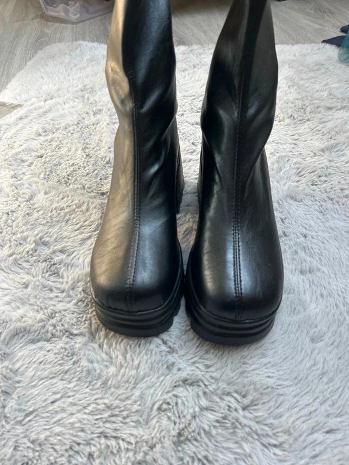 Bottines noires à talon - photo numéro 2