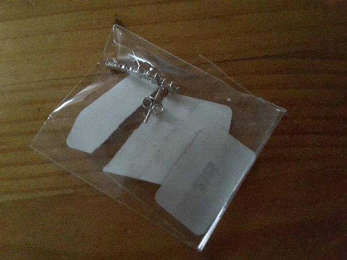 Boucle d'oreille neuve - photo numéro 3