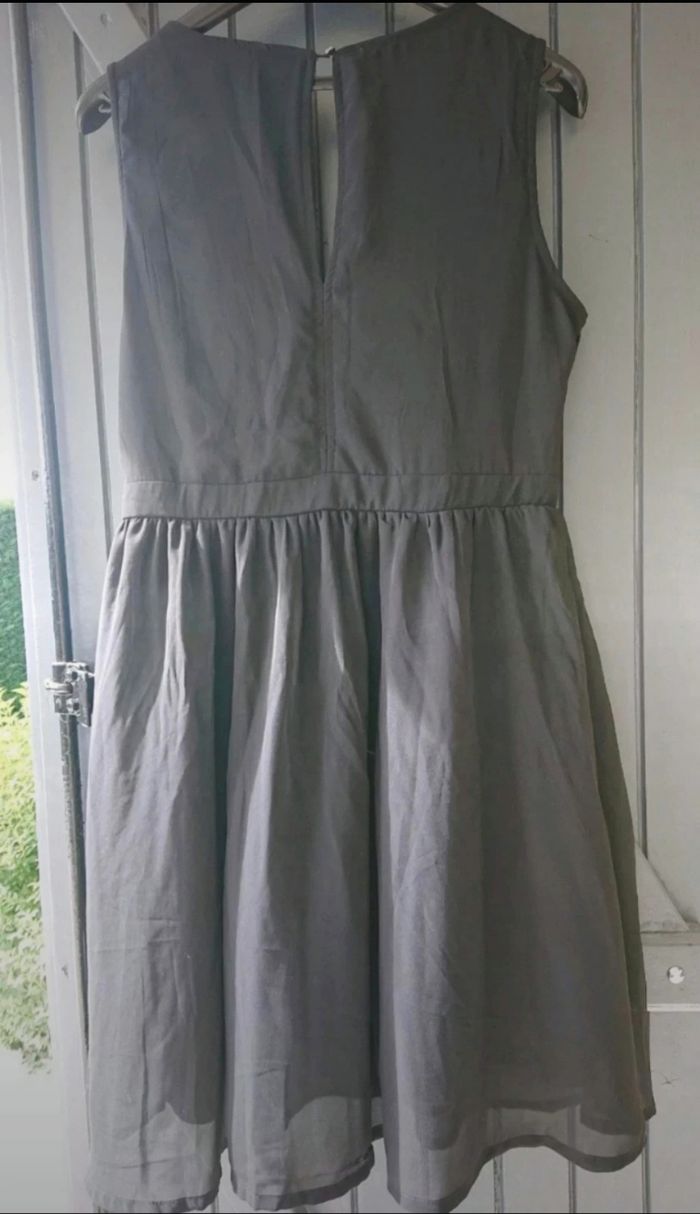 👗 Robe noire strass - photo numéro 4