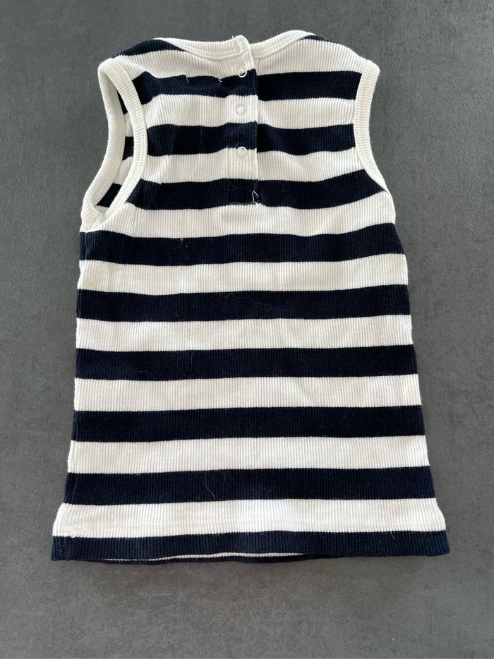 Tee shirt sans manche 24 mois - photo numéro 2