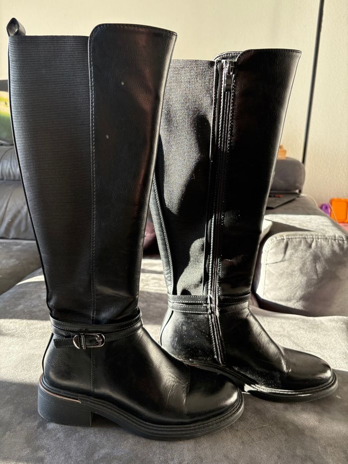 Botte hautes femme neuves 39