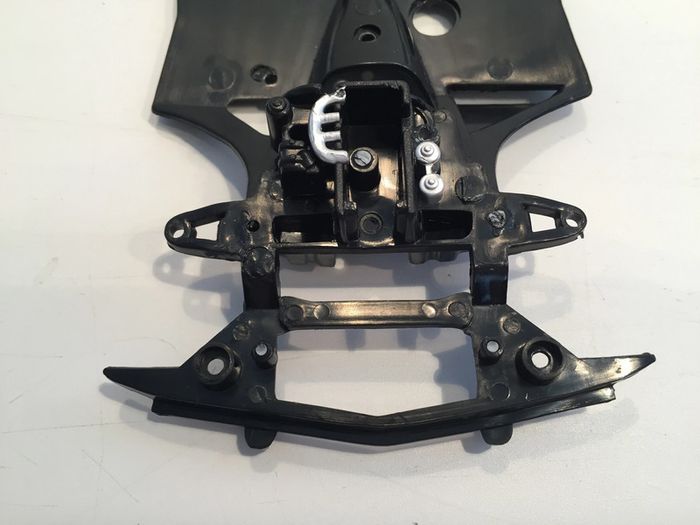 Châssis inférieur pièce détachée miniature Peugeot 203 1954 Solido 1/18 #A36 - photo numéro 3