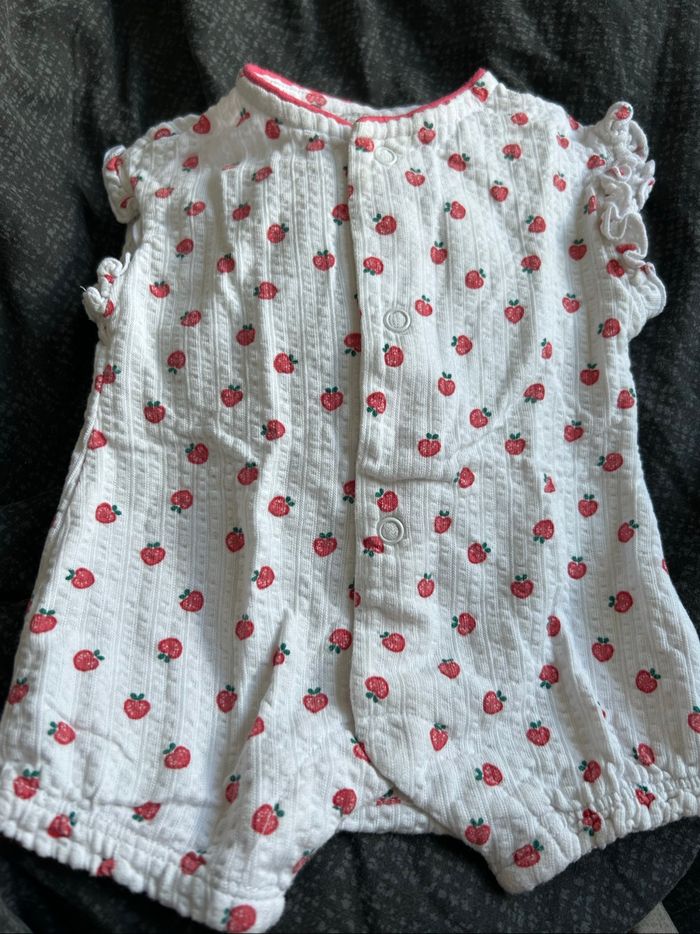 Lot de vêtement bébé 1 mois - photo numéro 10