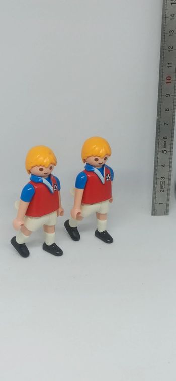 Hommes joueurs de football rouge bleu blanc playmobil
