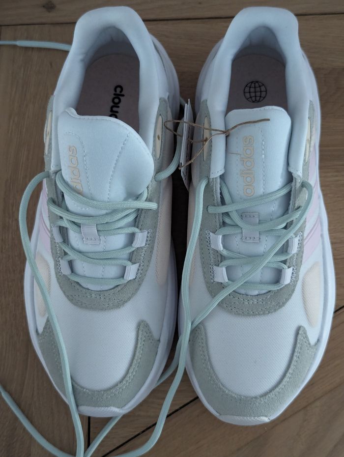 Baskets adidas neuves - photo numéro 3