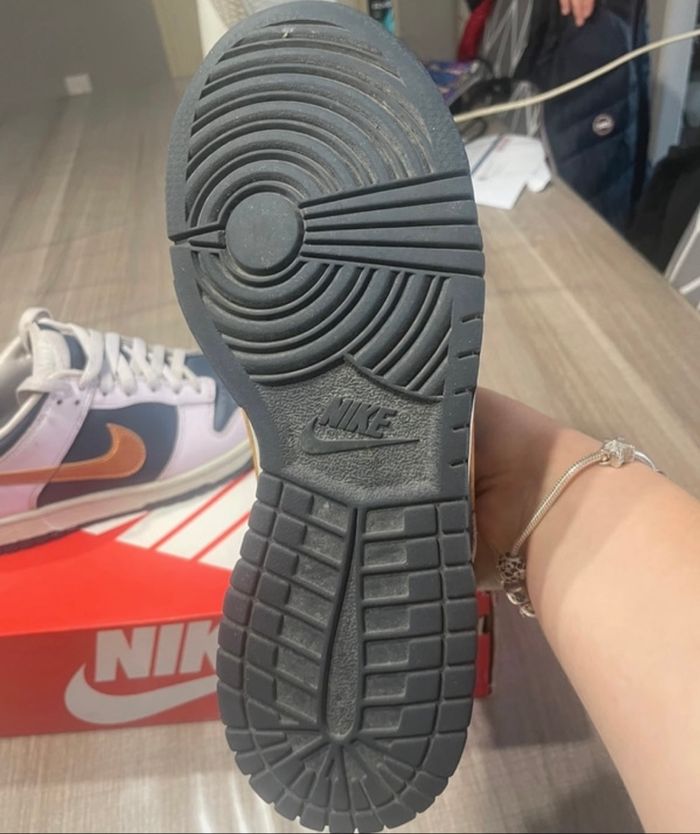 Nike Dunk mauve et grise - photo numéro 3