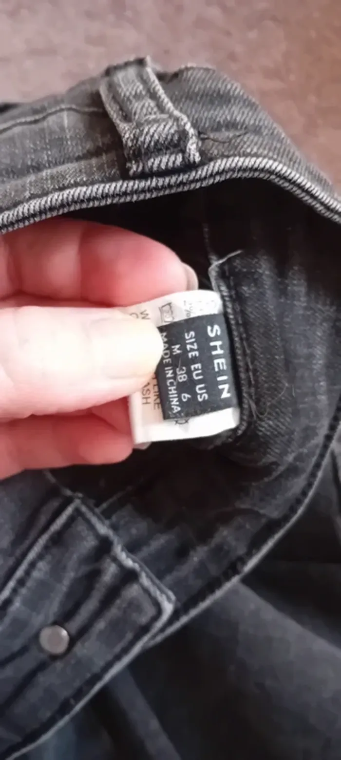 Très joli jean noir/gris pattes d'éléphant shein taille 38 en très bon état - photo numéro 5