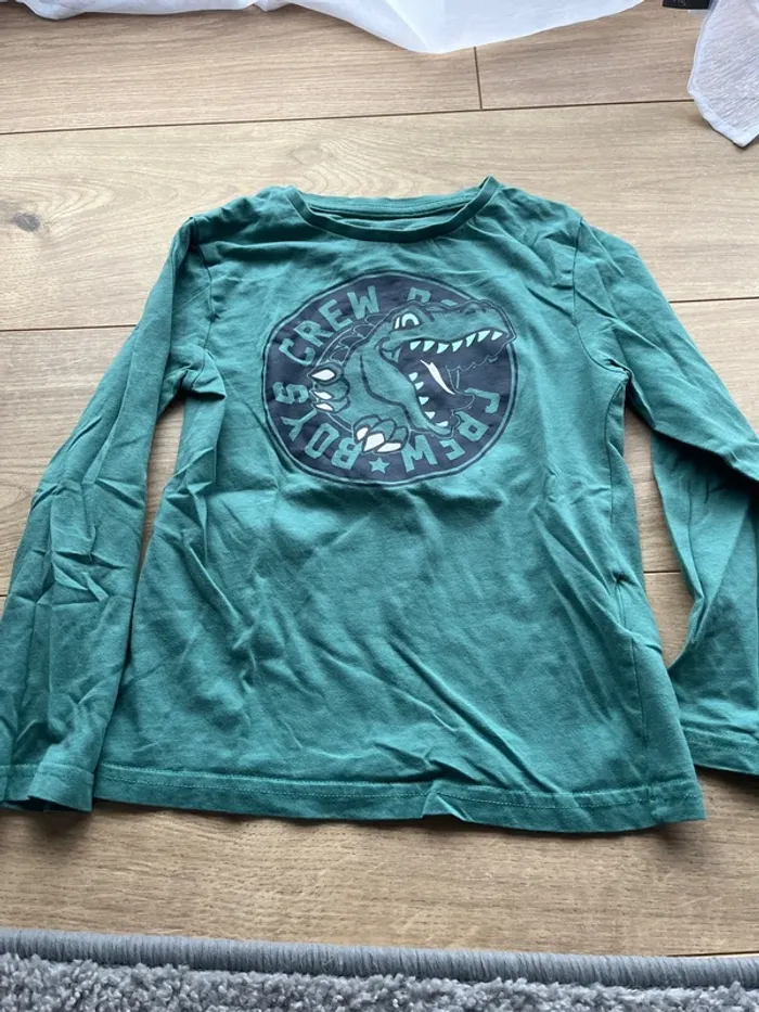 TEE shirt