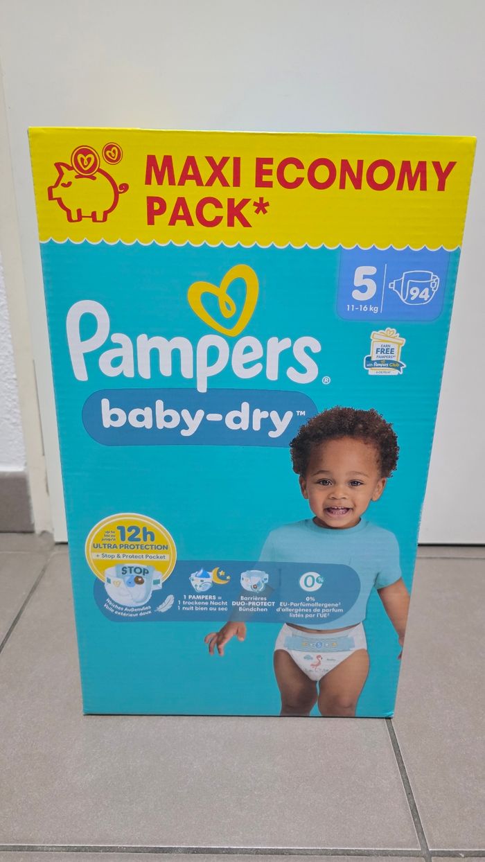 94 couches pampers taille 5