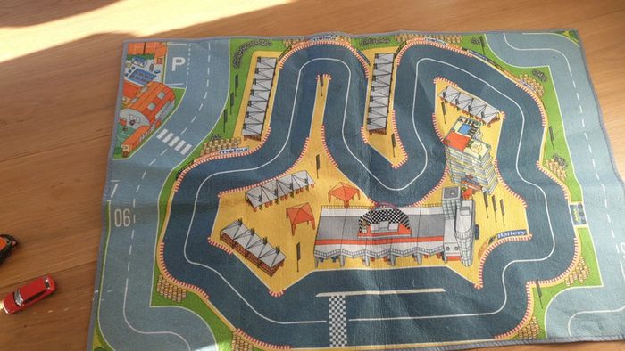 Tapis voitures 89 par 59 + 2 voitures - photo numéro 2