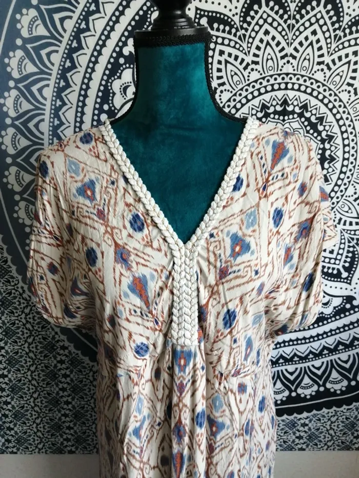 Robe longue beige avec motifs et tresse col v / ema blue's / (S-M-L moulant) - photo numéro 3