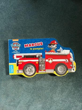 Livre cartonné en forme de camion pat patrouille