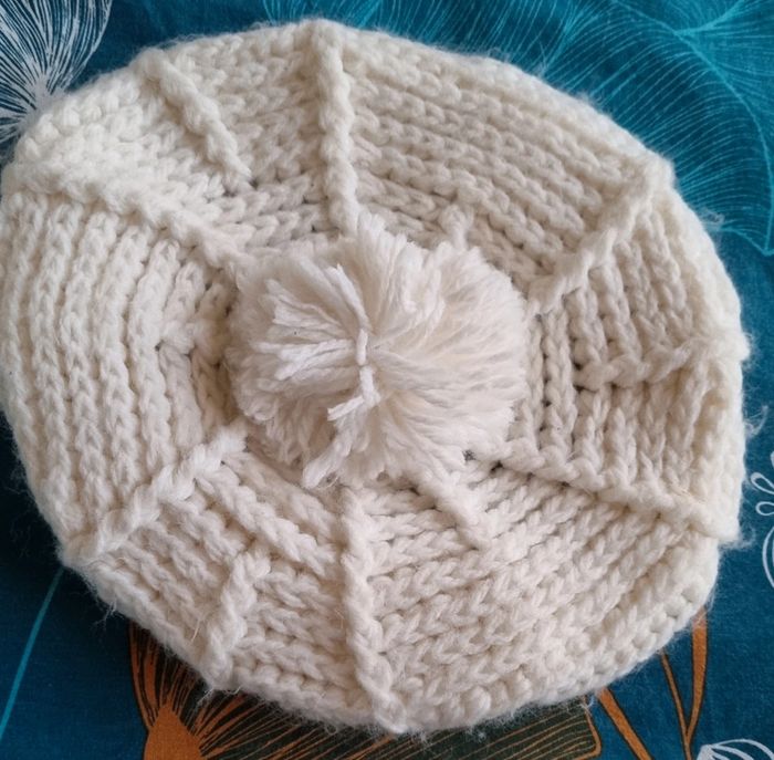 Casquette blanche en laine - photo numéro 4