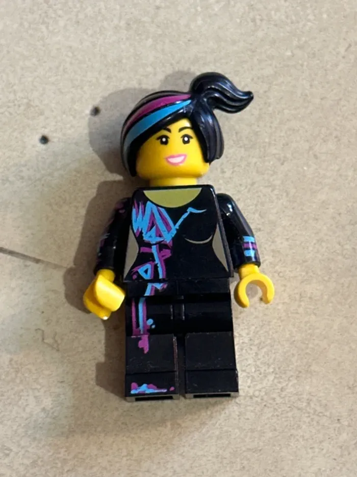 Figurine Lego jamais joué ou exposé - photo numéro 3