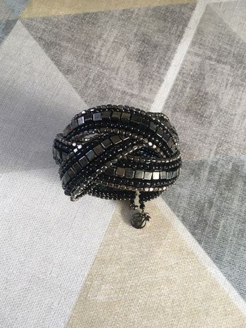 Bracelet manchette en perles