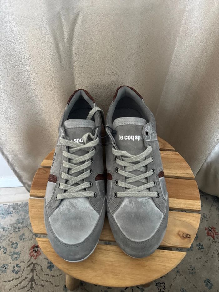 Baskets Le Coq Sportif grises et bordeaux – Homme – Taille 42 neuves - photo numéro 2