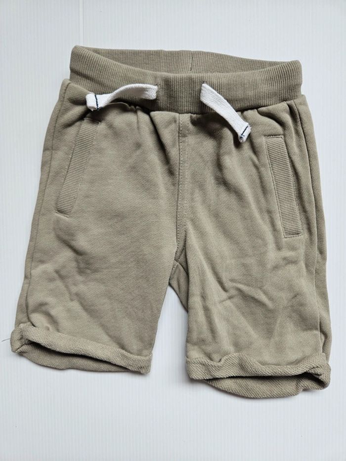 Ensemble tee shirt + short 18 mois - photo numéro 4