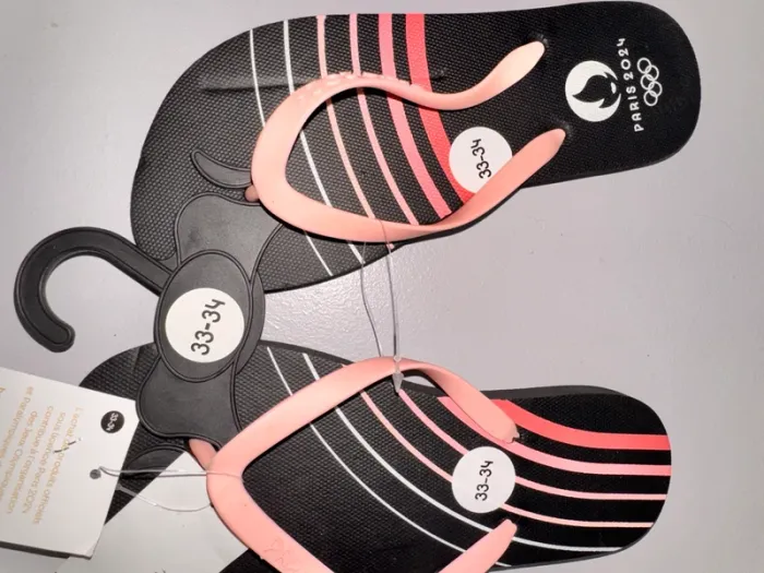 Claquettes Jo 2024 Taille 33-34 Neuves - photo numéro 2