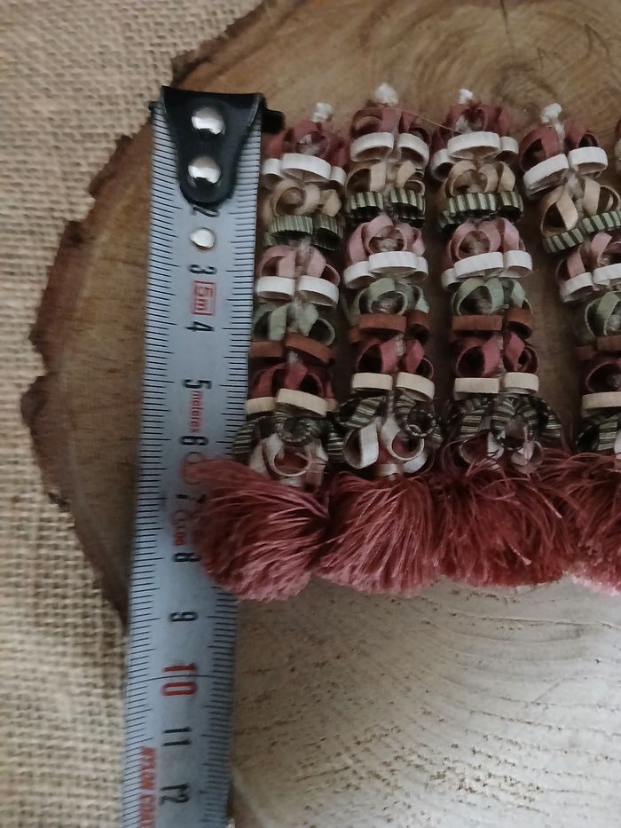 Lot de 24 pompons guipure a coudre ou autre bordeaux crème vert - photo numéro 6
