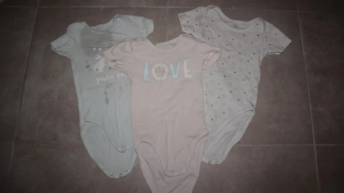 Lot de 8 bodies 3ans - photo numéro 14