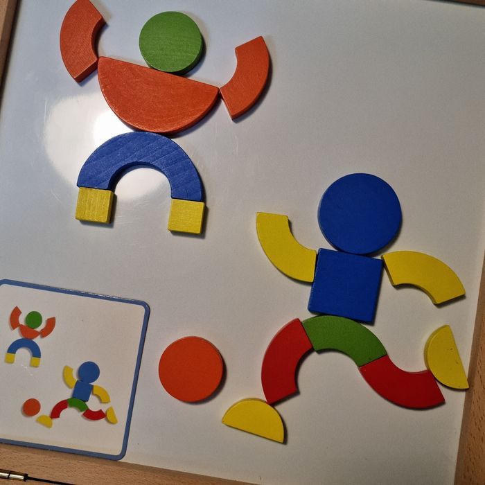 valise en bois DJECO avec figures magnétiques en bois - photo numéro 9