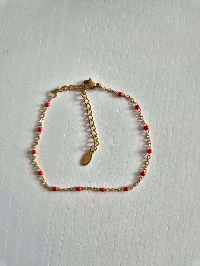lot de 2 bracelets dorée or avec perles : 1 blanc, 1 rouge en acier inoxydable NEUF - photo numéro 3