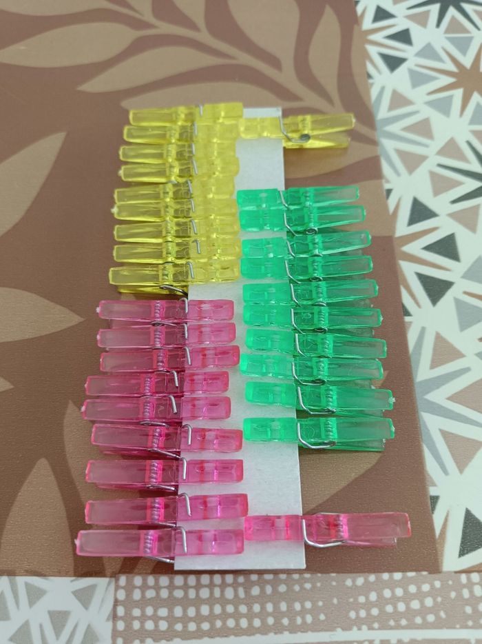 Lot de 30 petites pince à linges - photo numéro 2