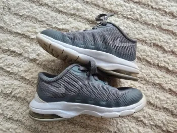 Basket nike grise