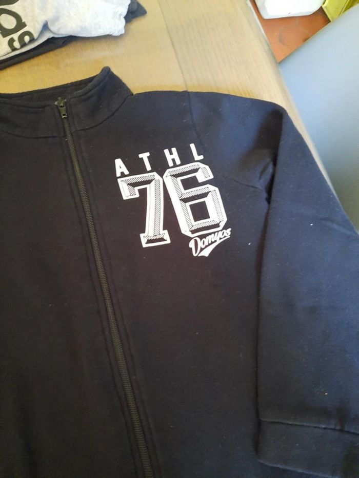 Lot sweats - photo numéro 2