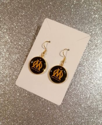 Boucle d'oreille olympique de Marseille