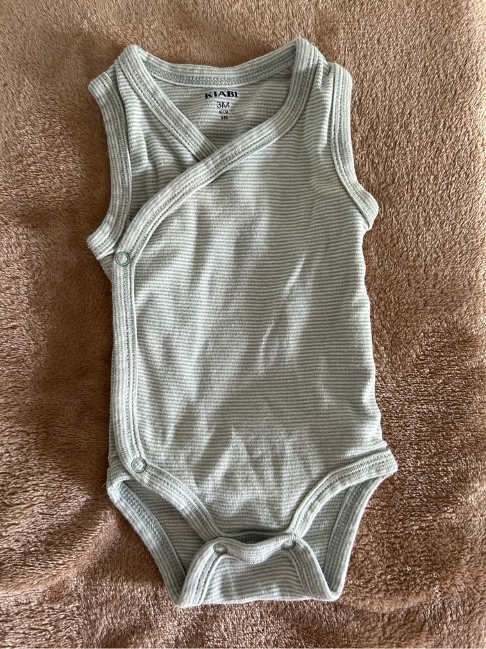 Lot de bodies - photo numéro 3