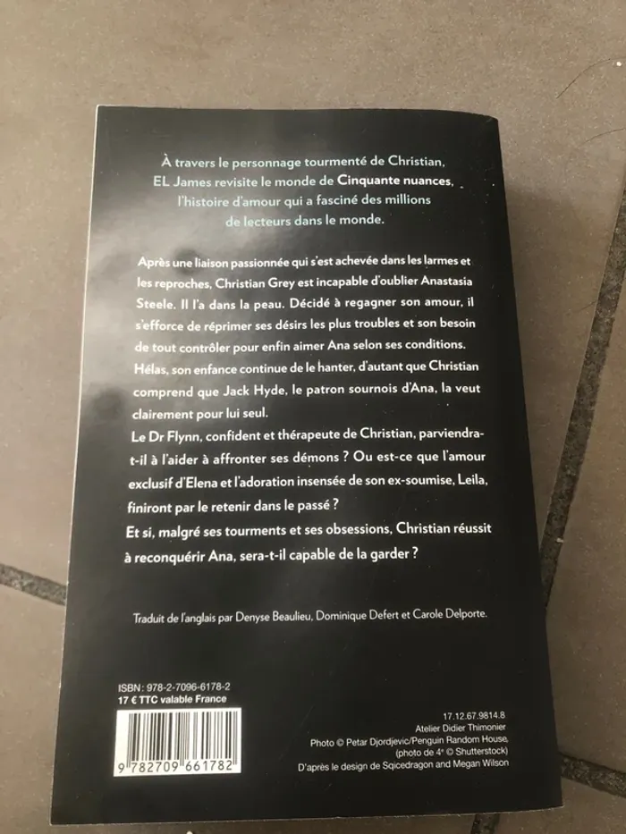 Livre darker EL James 📕 - photo numéro 3