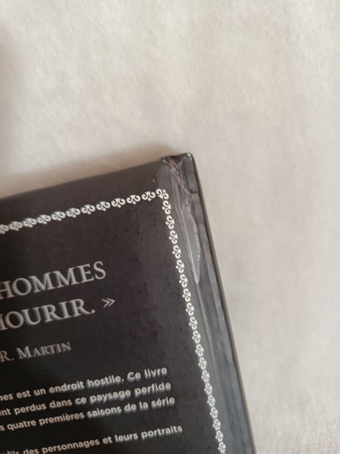 A saisir, livre game of thrones " in memoriam " , jamais lu ! - photo numéro 3