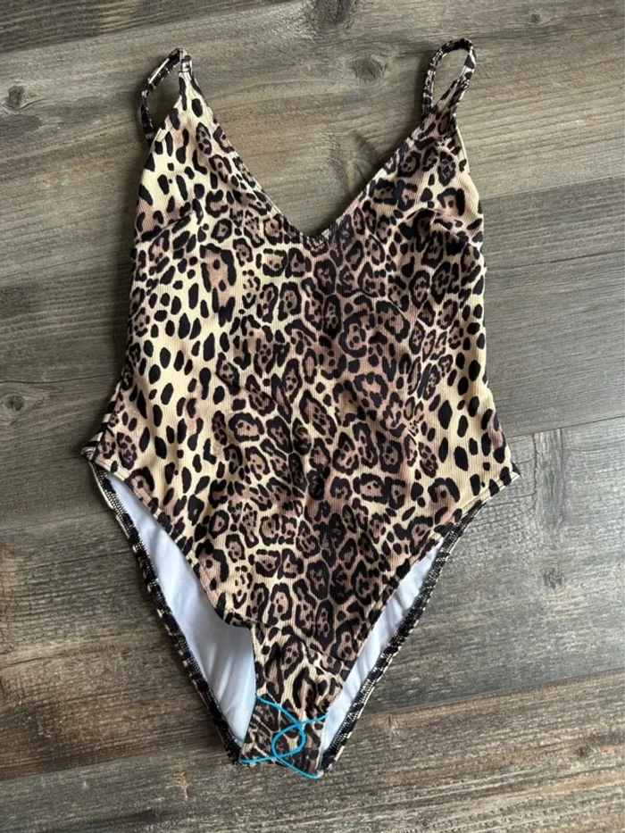 Maillot de bain 1 pièce – Imprimé léopard – ASOS – Neuf avec étiquette